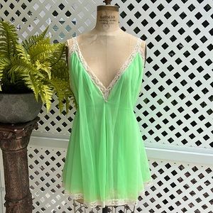 Claire Sandra Lucie Lynn Beverly Hills Nightgown M